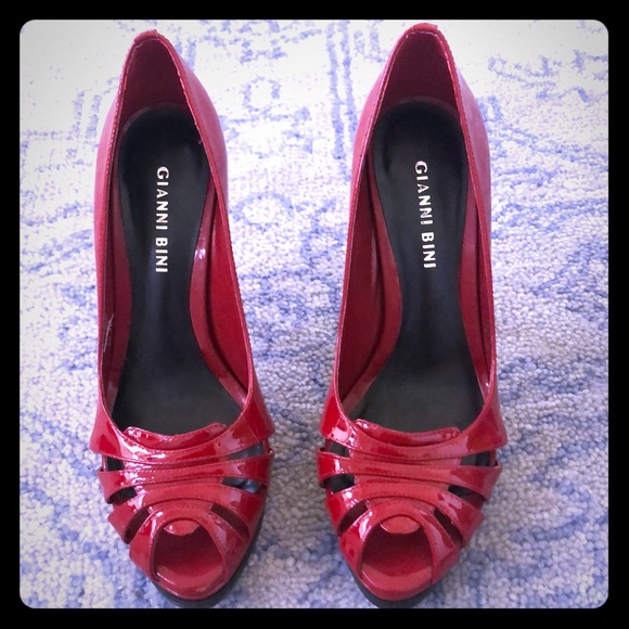 Gianni Bini Red parent heels - Picture 1 of 4